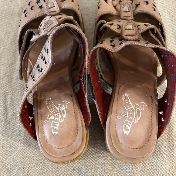 Women's Freebird Moon Star Tan Slip-On Sandals Size 9 - Picture 9 of 15